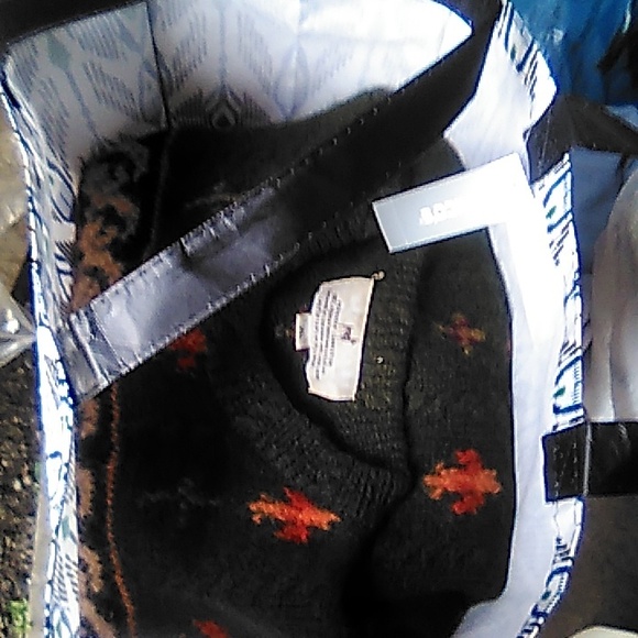 Peruvian Connection sweater. - Picture 15 of 17